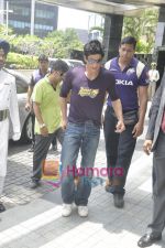 Shahrukh KHan snapped in his KKR T-shirt in Trident, Mumbai on 19th May 2011 (8).JPG